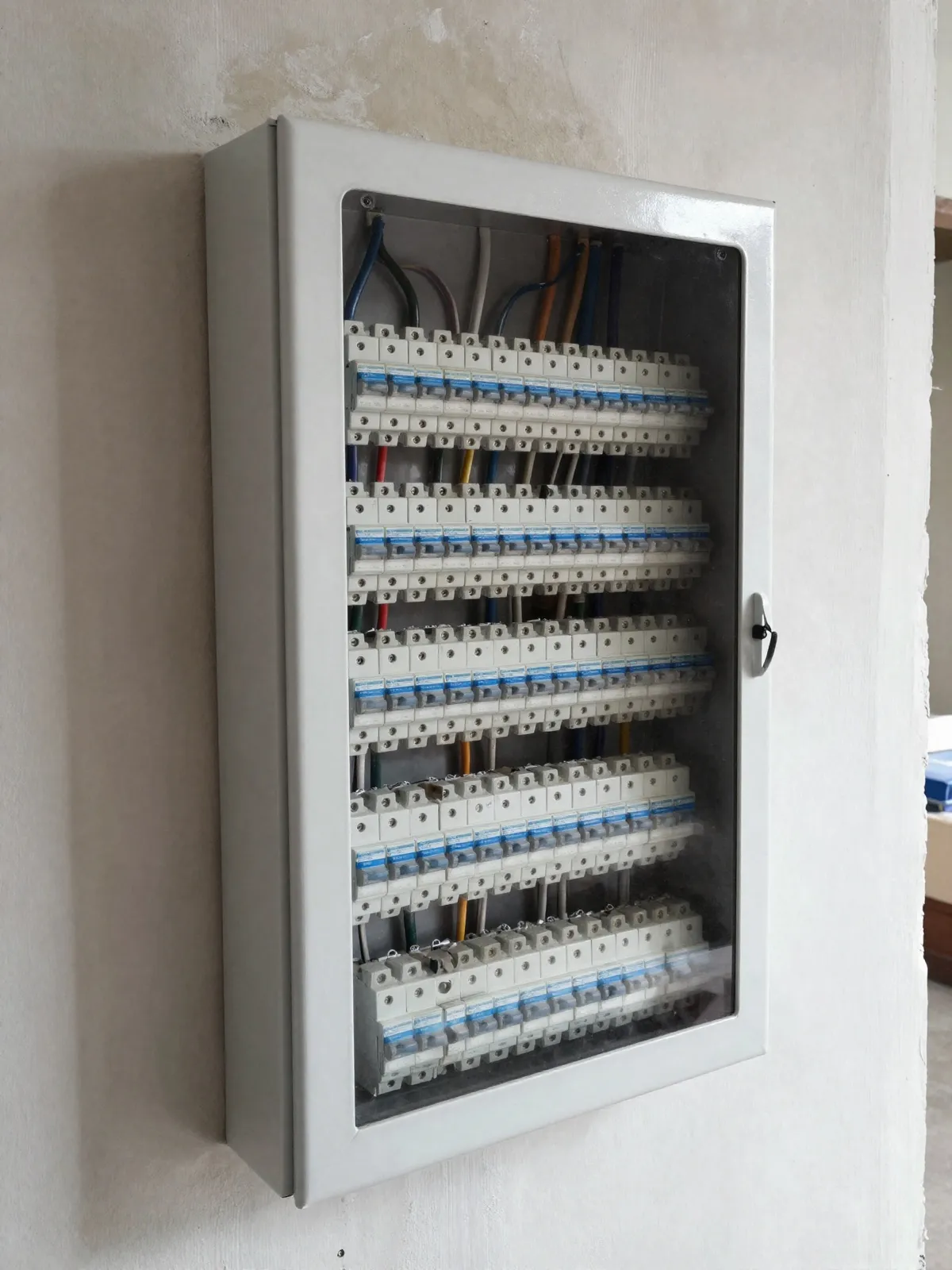 Elektrik İşleri & Tesisat — Kahraman Yapı İnşaat, Mersin