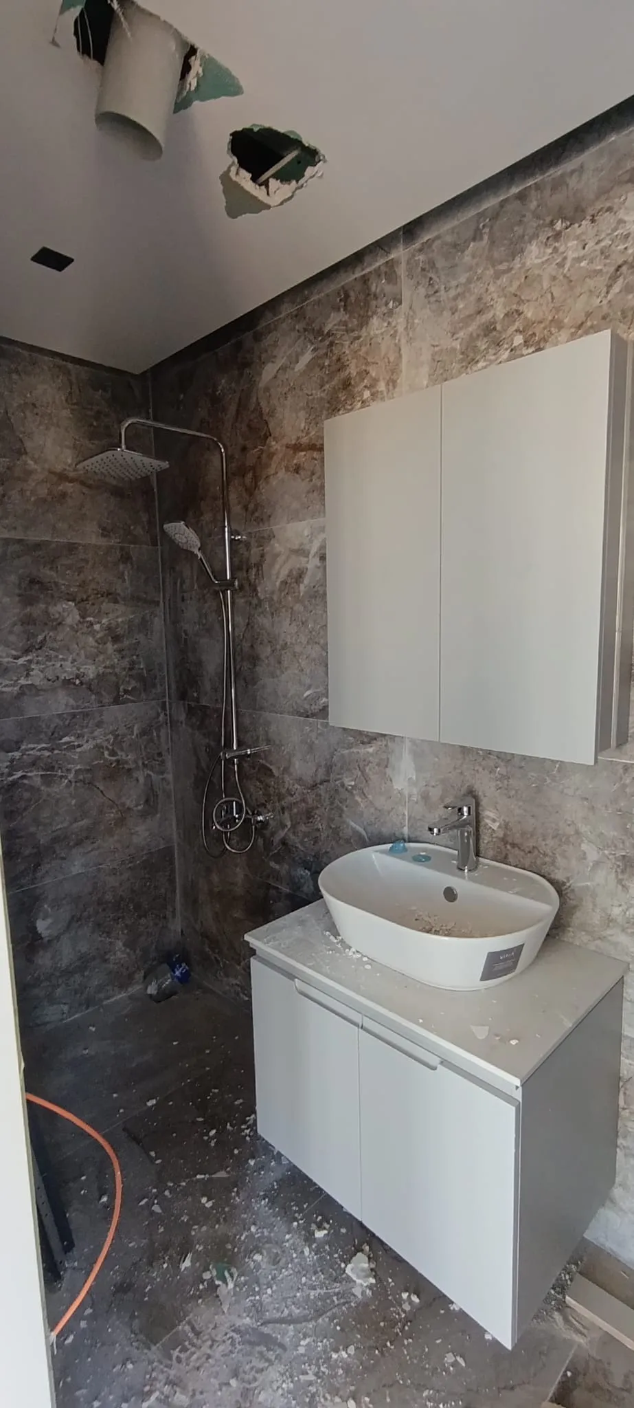 Büyük ebat porselen seramik kaplama uygulaması