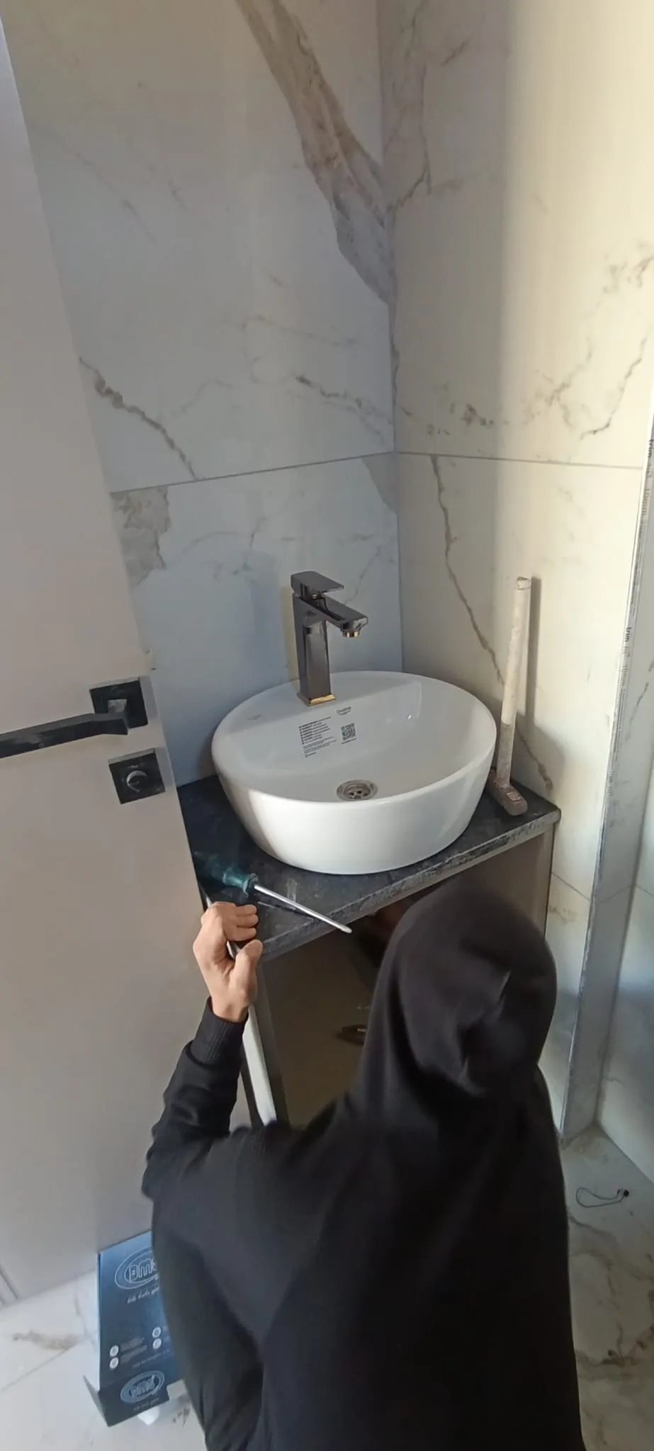 Su tesisatı ve çanak lavabo montajı